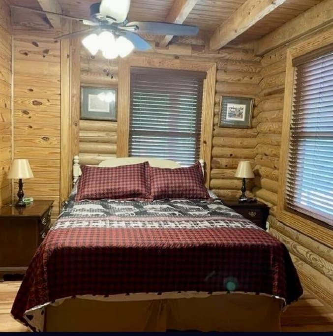 Rustic Black Bear Cabin Pigeon Forge Esterno foto